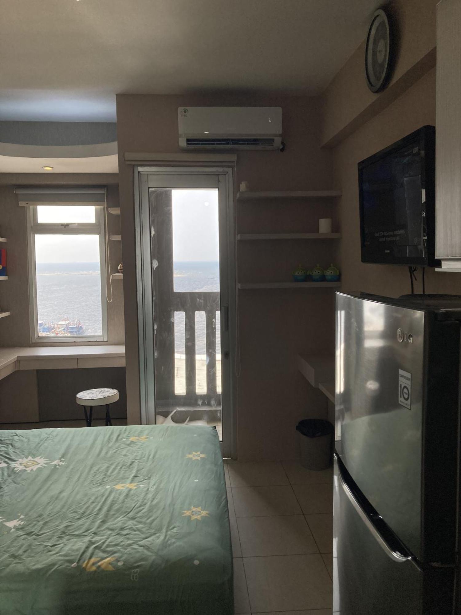 Green Bay Pluit Apartment - Indra Giacarta Esterno foto