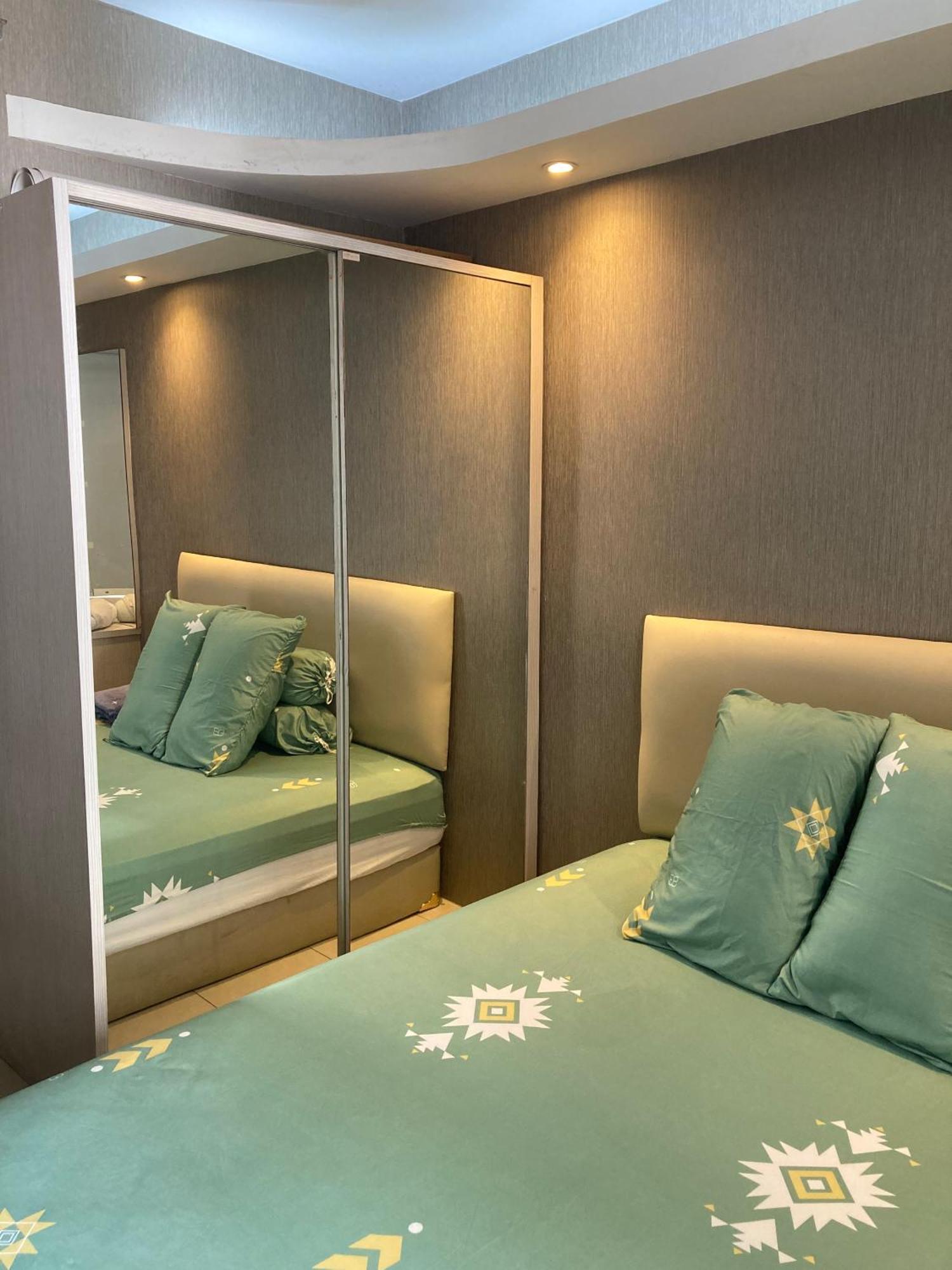 Green Bay Pluit Apartment - Indra Giacarta Esterno foto